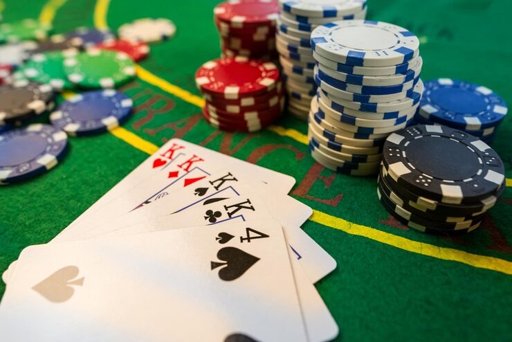 hebohqq app interface showing Liga 1 sportsbook markets and live-dealer lobby